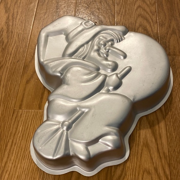 Wilton Other - Donated Wilton 1981 High Flying Witch Halloween Cake  Pan Mold #502-3398